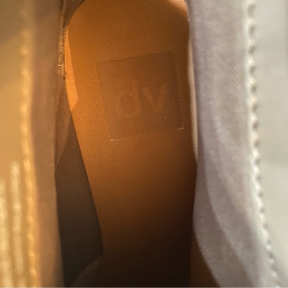 DV by Dolce Vita Women 7.5 Tan Ankle Booties - Picture 10 of 11